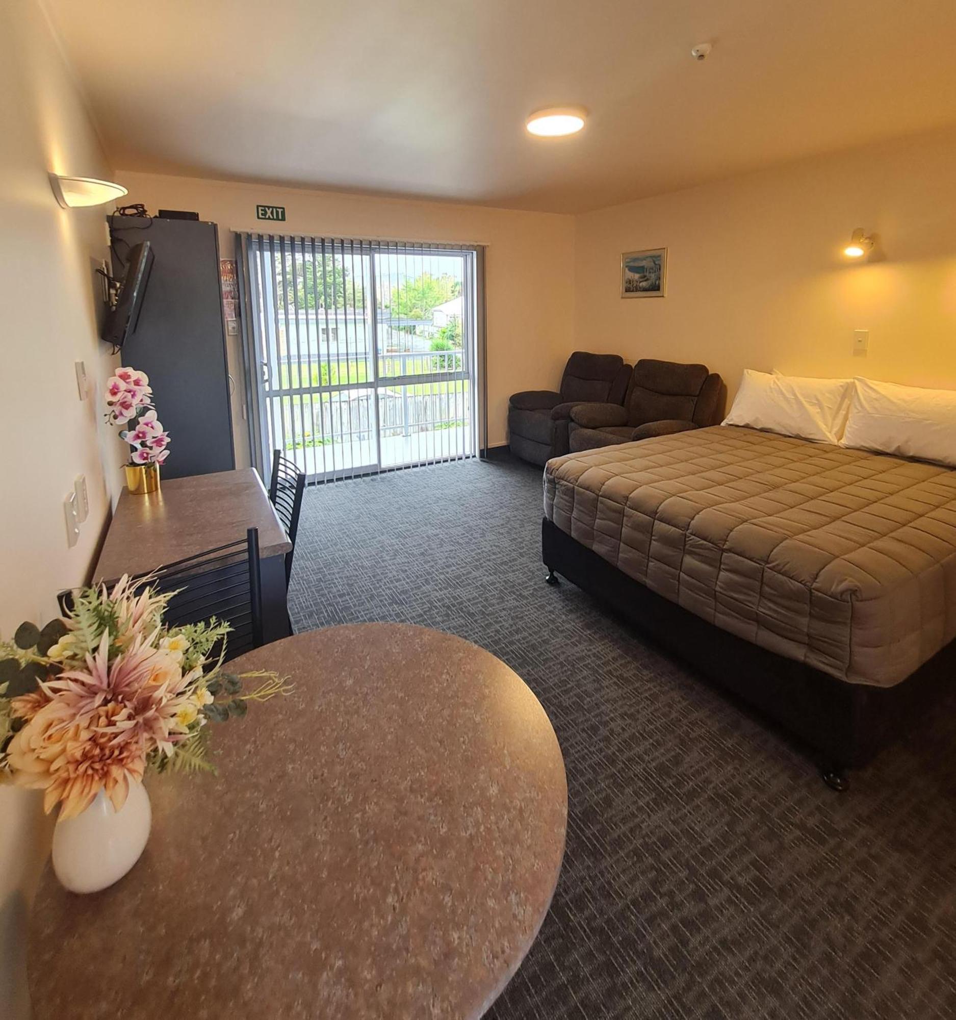 Avenue Heights Motel Whangarei Extérieur photo