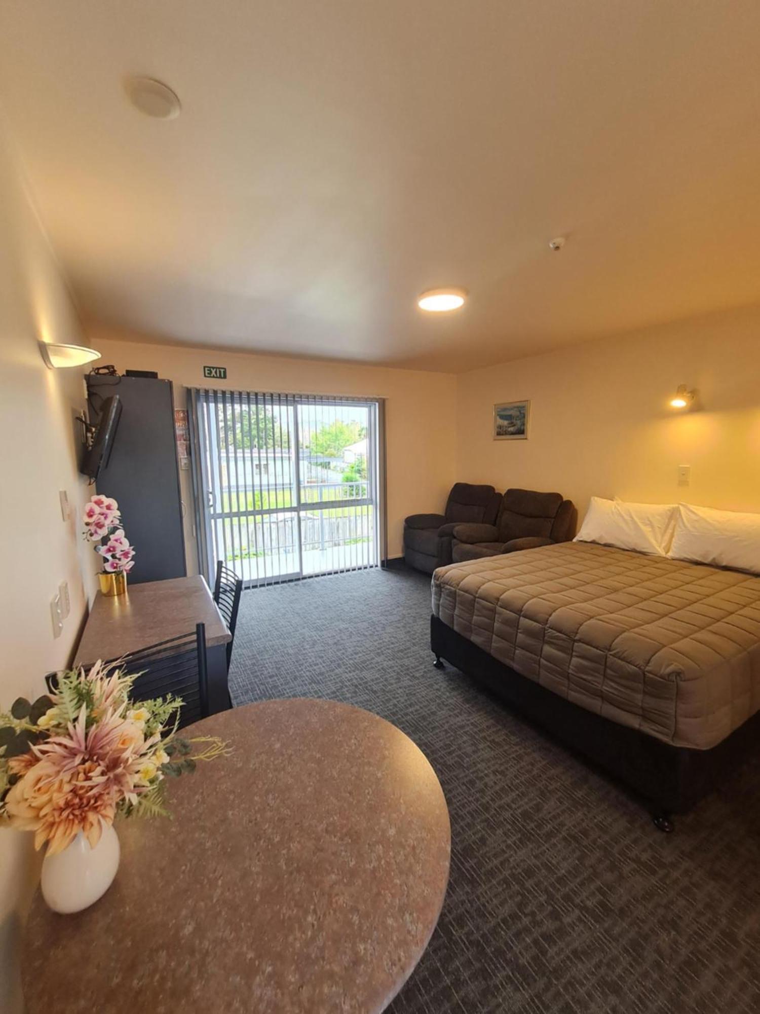 Avenue Heights Motel Whangarei Extérieur photo