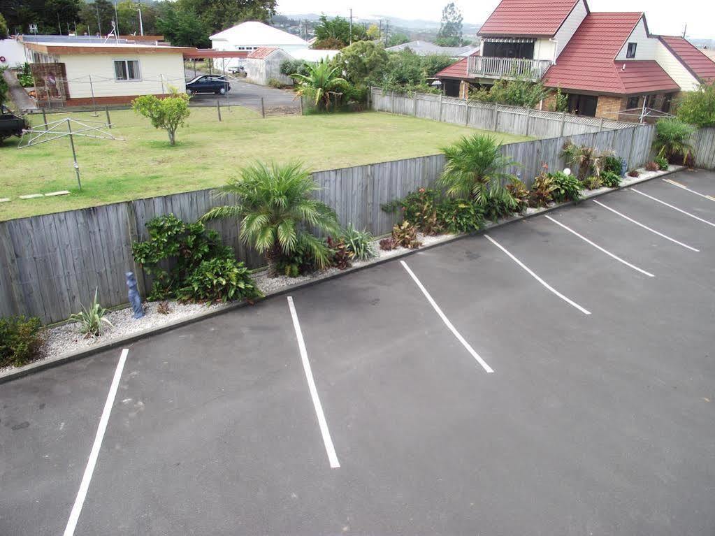 Avenue Heights Motel Whangarei Extérieur photo