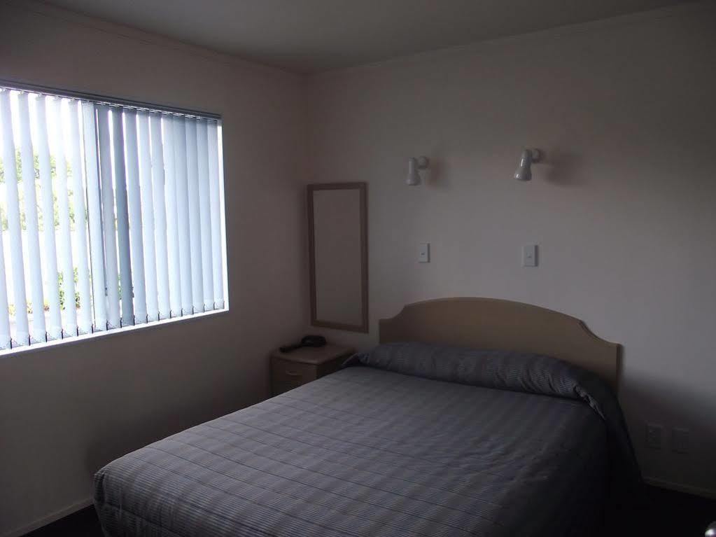 Avenue Heights Motel Whangarei Extérieur photo